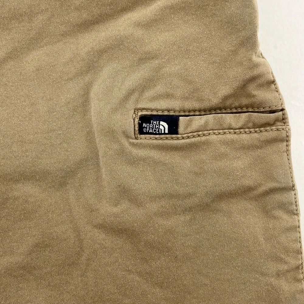 The North Face Mens Size 38 Chino Shorts Brown Slash‎ Pockets Comfort Stretch